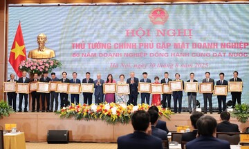 LPBank vinh dự đón nhận Bằng khen của Thủ tướng tại Hội nghị ‘80 năm doanh nghiệp đồng hành cùng đất nước’