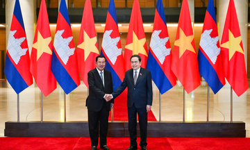 Chủ tịch Quốc hội tiếp Chủ tịch Thượng viện Vương quốc Campuchia Hun Sen