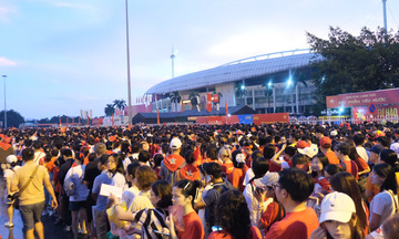 Hàng chục nghìn người đổ về Mỹ Đình xem concert quốc gia đặc biệt
