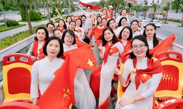 Hàng chục vạn du khách đến với Quảng Ninh dịp Tết Độc lập