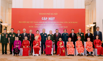 Hà Nội tri ân Mẹ Việt Nam anh hùng, người có công nhân dịp Quốc khánh 2/9