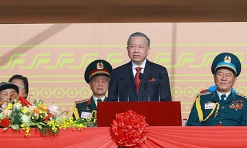 Hai vị tướng anh hùng cạnh Tổng Bí thư Tô Lâm khi đọc diễn văn