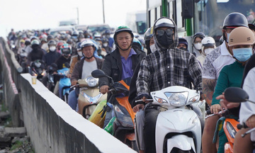 Hàng vạn người miền Tây đổ về TP. Hồ Chí Minh sau kỳ nghỉ lễ 2/9