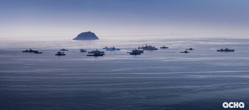 Diễu binh trên biển A80: Bức tranh hùng tráng