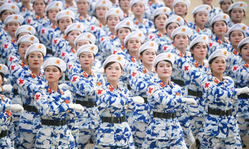Những 'bông hồng thép' sải bước hiên ngang trên Ba Đình lịch sử