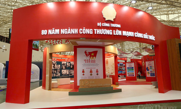 Ngành Công Thương trong mắt cựu chiến binh tại triển lãm đất nước
