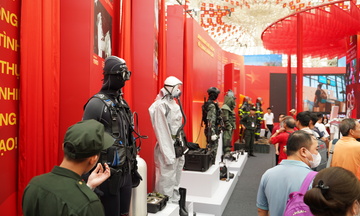 Cận cảnh dàn UAV tuần tra, robot hiện đại của lực lượng Công an nhân dân