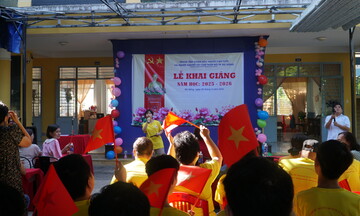 Lễ khai giảng giản dị đầy cảm xúc của các học sinh khuyết tật Đà Nẵng