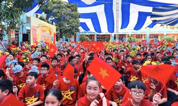Hải Phòng: Hơn 1 triệu học sinh tưng bừng đón chào năm học mới