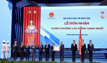 Bộ Giáo dục và Đào tạo đón nhận Huân chương Lao động hạng Nhất