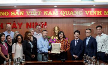 Thứ trưởng Phan Thị Thắng làm việc với Hạ nghị sỹ bang Oregon Hoa Kỳ