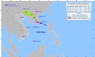 Bão số 7 giật cấp 13, Bắc Biển Đông cuộn sóng dữ dội