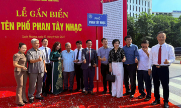 Hà Nội gắn biển tên phố Phan Tây Nhạc tại phường Xuân Phương