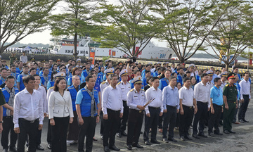 Mang hơi ấm đất liền đến biển đảo Tây Nam và nhà giàn DK1