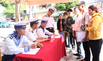 Học viện Hải quân tiếp nhận học viên mới khóa 70