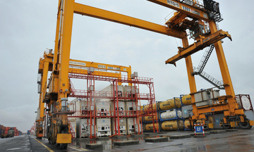 Xuất nhập khẩu tháng 8 tăng tốc, thặng dư thương mại gần 14 tỷ USD
