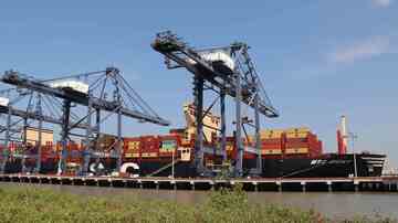 Logistics TP. Hồ Chí Minh: Nhận diện điểm nghẽn để phát triển xứng tầm