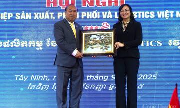 Chùm ảnh: Thứ trưởng Phan Thị Thắng làm việc tại Tây Ninh