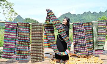 Thổ cẩm Tày: Bản sắc văn hóa và sinh kế bền vững vùng cao