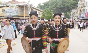 Chợ phiên Cao Bằng: ‘Cầu nối’ tiêu thụ sản phẩm và phát triển du lịch