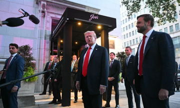 Cuộc gặp tình cờ giữa Chủ tịch ASTA và Tổng thống Donald Trump