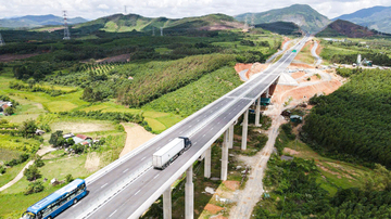 Chi phí logistics giảm mạnh, Hà Tĩnh bứt phá nhờ cao tốc Bắc - Nam