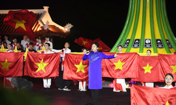 Đêm nghệ thuật sử thi tái hiện huyền thoại bến phà Long Đại