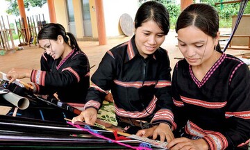 Việc làm bền vững: Điểm tựa giảm nghèo ở vùng khó