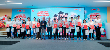 Lan tỏa hạnh phúc, chắp cánh ước mơ cho học sinh, sinh viên