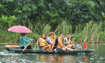 Thấy gì từ việc Việt Nam vào top 5 điểm đến cho người nước ngoài?