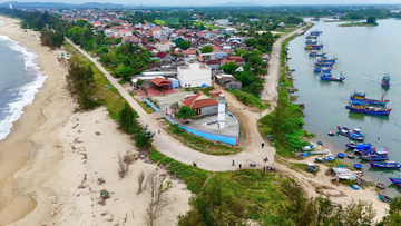 Quảng Ngãi: Độc đáo ngôi miếu hình con tàu hướng ra biển mang khát vọng bình an