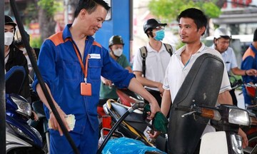 Giá xăng dầu giảm từ 15h hôm nay