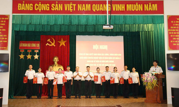 Lữ đoàn 126: Thăng quân hàm cho 372 quân nhân chuyên nghiệp