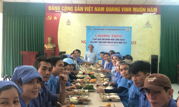 'Bữa cơm công đoàn': Mâm cơm gắn kết, chia sẻ yêu thương 