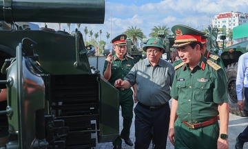 Thủ tướng Phạm Minh Chính làm việc tại Tổng cục Công nghiệp Quốc phòng