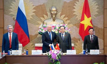 Chủ tịch Quốc hội đón và hội đàm với Chủ tịch Duma Quốc gia Quốc hội Liên bang Nga