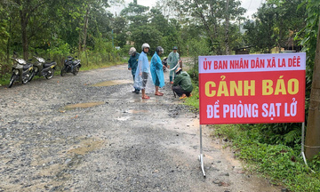 Đà Nẵng: Mưa lớn khiến vùng cao bị sạt lở