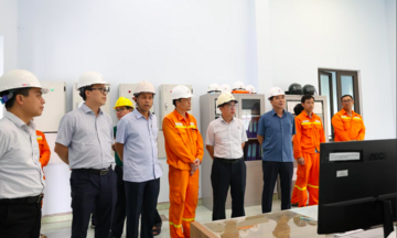 EVNNPT lập 2 đoàn chỉ huy, ứng trực tại vùng tâm bão số 10