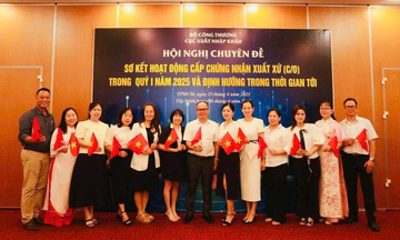 Người 'gác cửa và truyền lửa' C/O nơi đầu tàu kinh tế