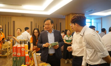 Đẩy mạnh xuất khẩu sản phẩm nghề truyền thống qua thương mại điện tử