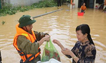 Thanh Hóa oằn mình trong biển nước, hàng nghìn hộ dân bị cô lập