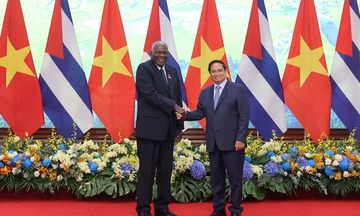 Thủ tướng chia sẻ kinh nghiệm đổi mới của Việt Nam với Cuba