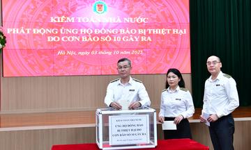 Kiểm toán nhà nước quyên góp ủng hộ đồng bào khắc phục hậu quả bão lũ