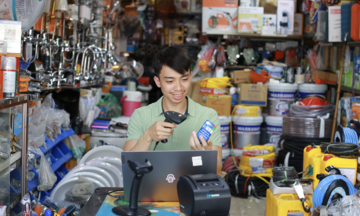 Hộ kinh doanh lên ‘chuyến tàu số’ nhờ sự tiếp sức của ngân hàng