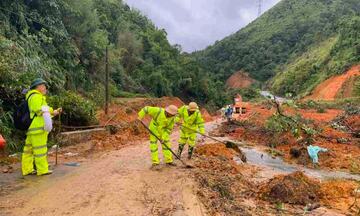 Hoàn lưu bão số 11 gây mưa lớn, Thủ tướng yêu cầu hỗ trợ di dời dân