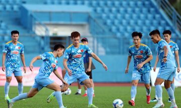 Đội tuyển Việt Nam tập buổi thứ hai, quyết tâm thắng Nepal