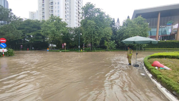 Hà Nội huy động tối đa nguồn lực ứng phó mưa lũ do hoàn lưu bão số 11