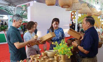 Sản phẩm công nghiệp nông thôn - sức sống mới của làng nghề Việt 