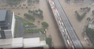 Thấy gì từ những con phố hóa sông ở Hà Nội?