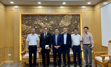 Thứ trưởng Nguyễn Hoàng Long làm việc với Đại sứ Phần Lan tại Việt Nam